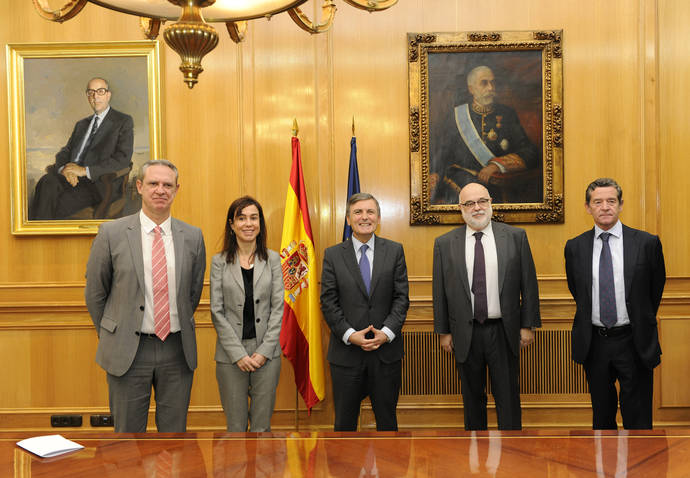 El secretario de Estado de Infraestructuras, Transporte y Vivienda, Pedro Saura, ha presidido la firma de los protocolos de colaboración. 