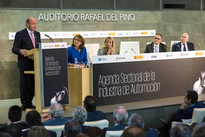 Luis de Guindos presenta la Agenda Sectorial de la Industria de Automoción hasta 2020