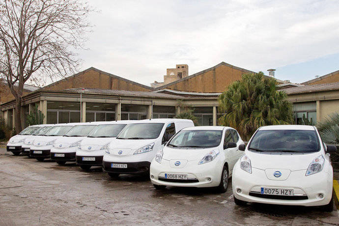 Flota de vehículos híbridos y eléctricos.