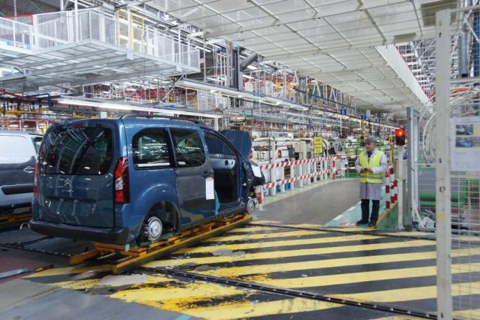 Interior de una fábrica de vehículos española.