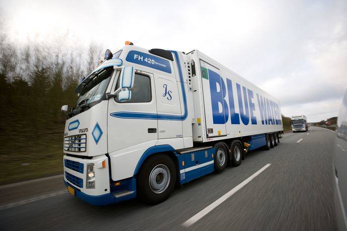 Un camión de la compañía finlandesa Blue Water Shipping.