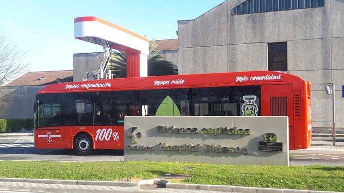 El nuevo autobús eléctrico de Vectia que recorre las calles de Irún.