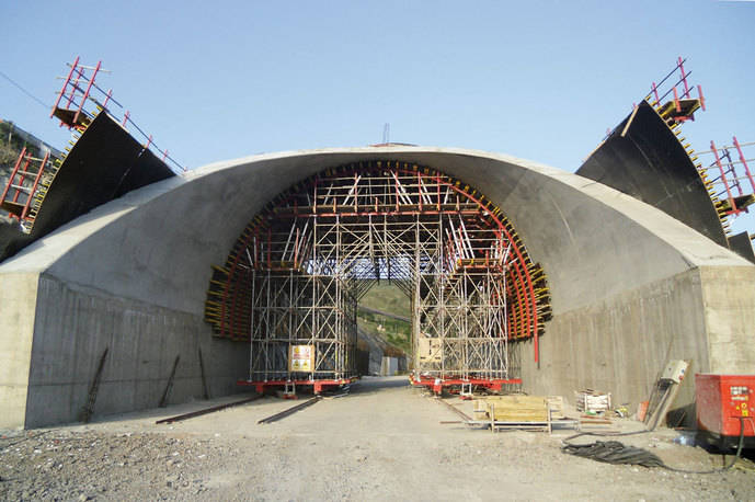 Construcción de un túnel.