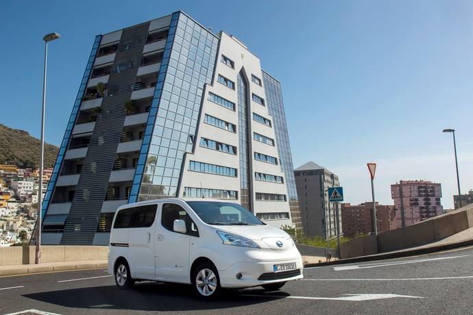 Nissan lanza en primavera su mejorada su e-NV200, completamente eléctrica