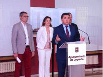 Momento del anuncio de la consecución de la financiación para la nueva estación de autobuses de Logroño.