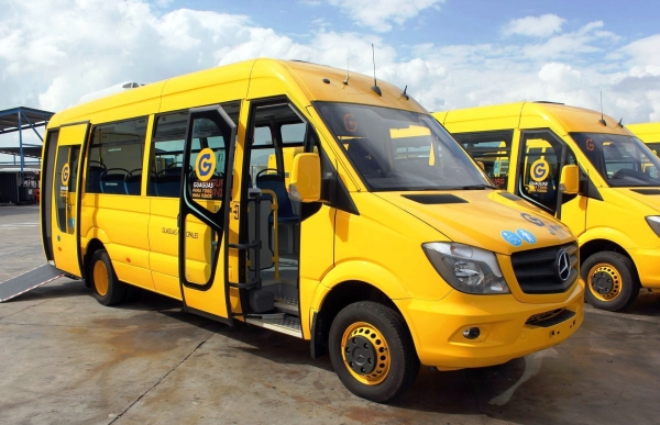 Guaguas adapta dos vehículos a viajeros con movilidad reducida