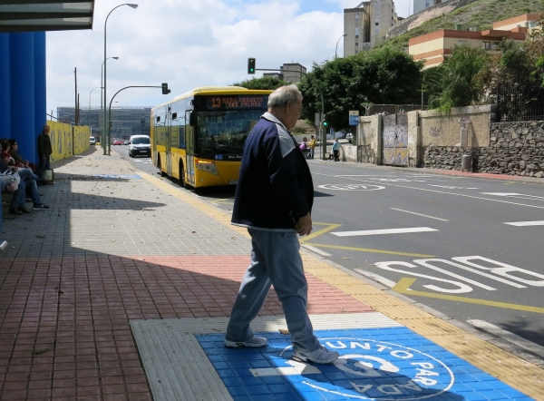 Guaguas mejora con señalización especial la accesibilidad para discapacitados