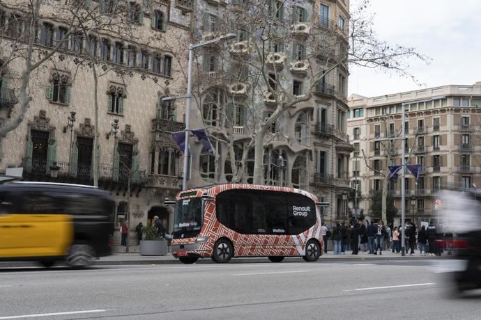 Renault y WeRide lanzan minibuses autónomos en Barcelona