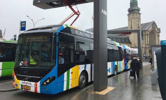 ABB lleva autobuses híbrido eléctricos de carga a la ciudad de Luxemburgo