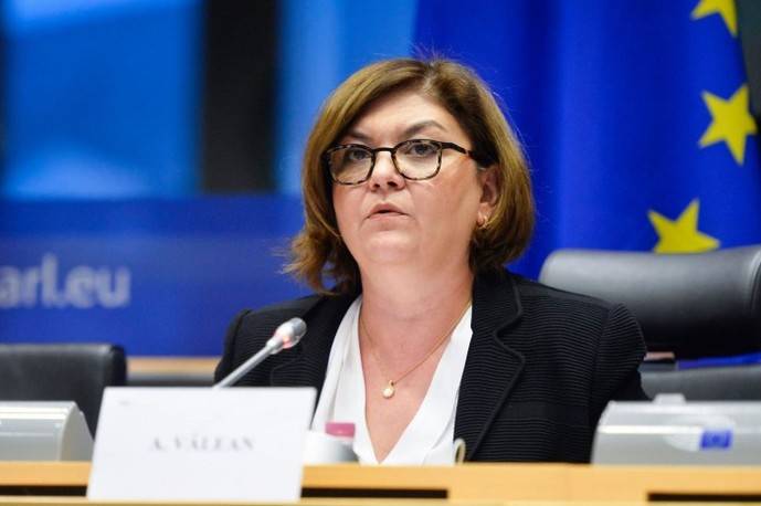 Adina Vălean, futura comisaria europea de Transportes.