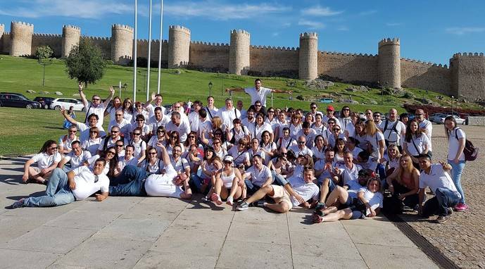 Para festejar los 15 años de vida, se celebró un acto en Ávila, donde se dieron cita todos los integrantes de la compañía.
