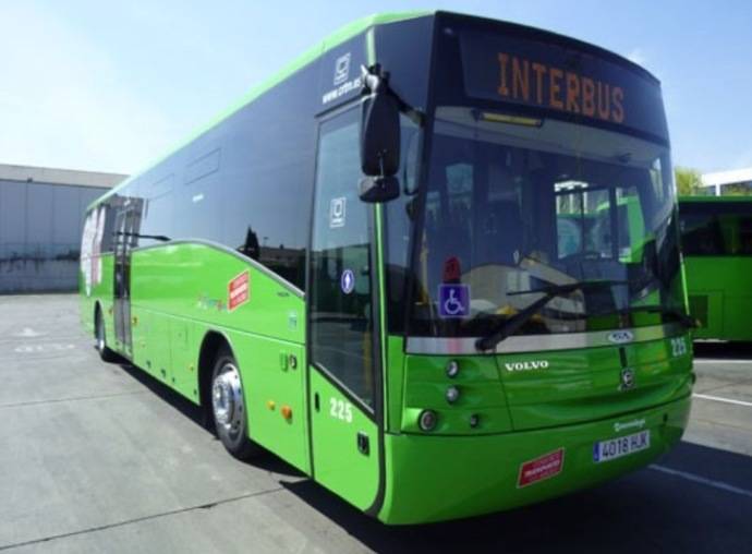 Un autobús de la empresa Interbus.