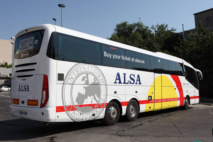 Un autocar de Alsa de los que realizan la ruta entre Galicia y Portugal.