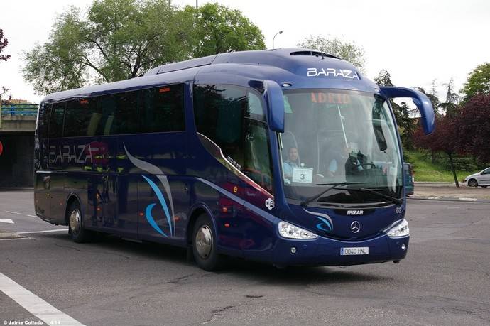 Uno de los vehículos de Autobuses Baraza, que se encarga de dar servicio en las nuevas rutas.