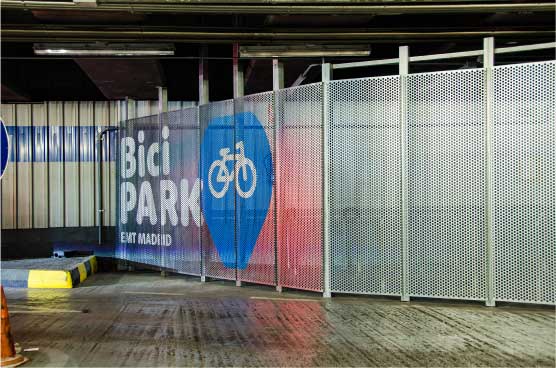 Uno de los nuevos aparcamientos para bicicletas de EMT de Madrid.
