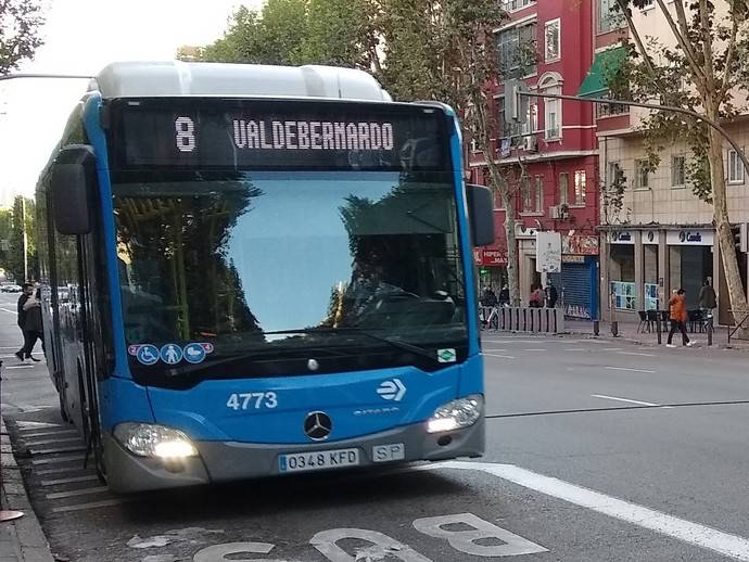 El Ayuntamiento de Madrid decide aumentar la oferta de la EMT al 90%