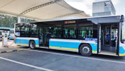 Una estación china consigue recargar 30 autobuses a la vez