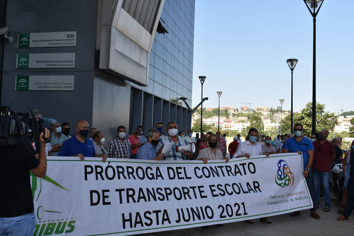 Concentraciones en Andalucía, para exigir la prórroga de las rutas escolares para el curso 2020-2021.