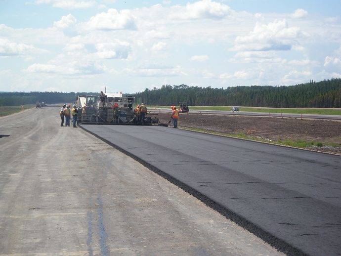 Construcción de una autopista.