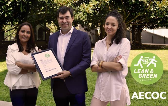 Esteban Vangioni, Responsable de Transporte de Chep Iberia, recoge el premio Lean & Green de sostenibilidad.