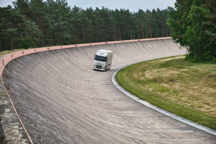 Continental, DPD Suiza y Futuricum, récord mundial de la mayor distancia recorrida por camión eléctrico sin recargar
