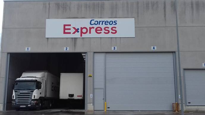 Centro logístico de Correos Express en San Sebastián.