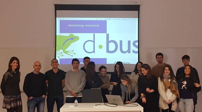 Estudiantes del Máster Universitario en Marketing Avanzado de Deusto Business School, que han trabajado conjuntamente con Dbus en estrategias de marketing relacional. 