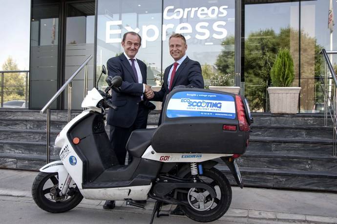 Correos Express y EcoScooting unen fuerzas en Madrid