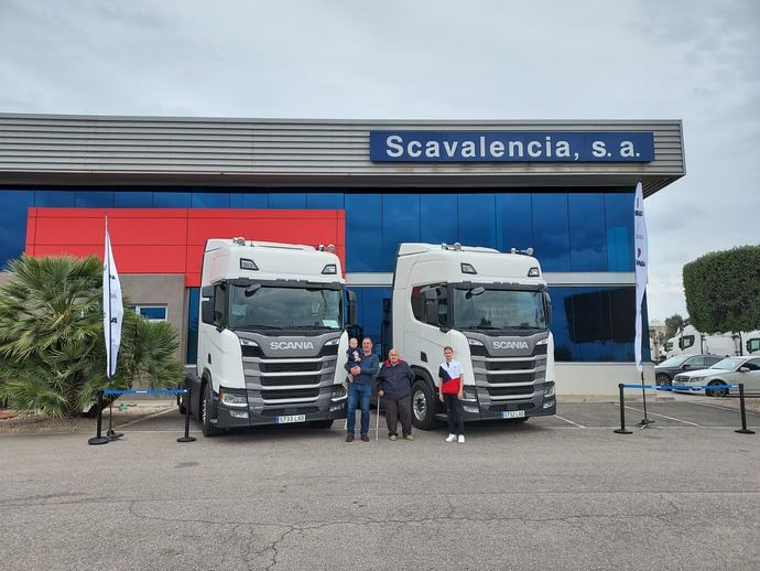 Peris Logística confía en la marca Scania e incorpora dos R450 a su flota