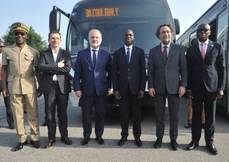 Reunión del gobierno de Costa de Marfil y representantes de Iveco Bus. 