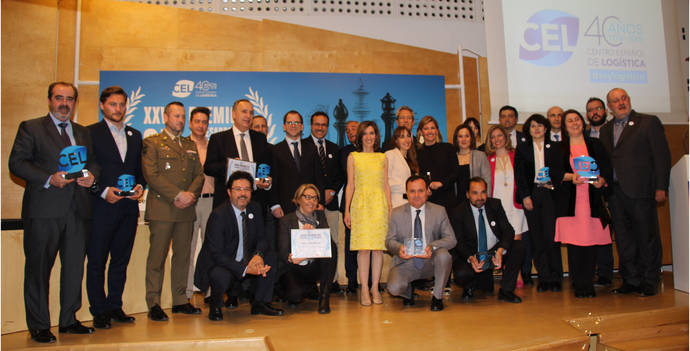 Foto de familia de los galardonados en los Premios CEL.
