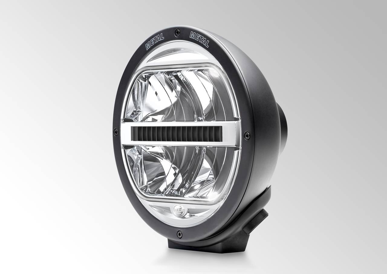 Правая фара ближнего света. HELLA Luminator led. HELLA led Headlamp. Светодиодные фары Хелла. Диодные фары дальнего света для грузового автомобиля Хелла.