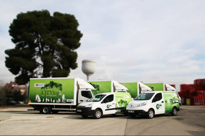 Vehículos de la flota sostenible de CityLogin en Turín.