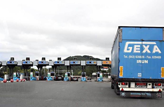Las asociaciones de transportistas acuerdan las medidas de rechazo a los peajes en Guipúzcoa