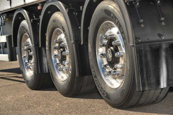 Los neumáticos para camión FUELMAX de Goodyear ahorro para Mercedes-Benz