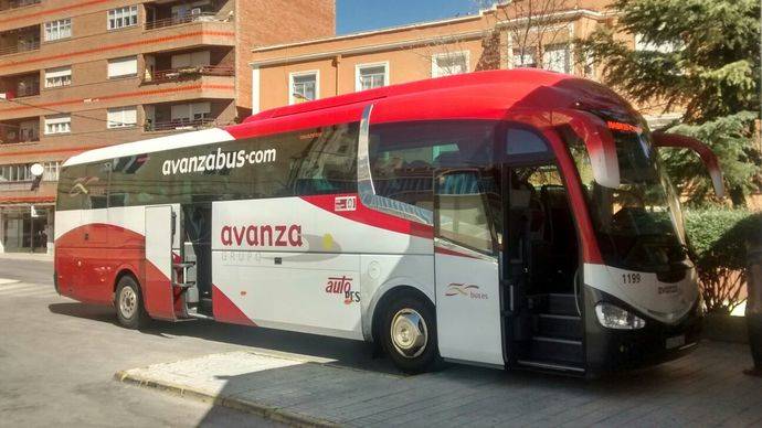 Un autocar de la empresa Avanza.