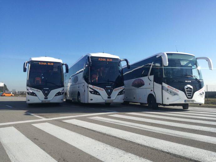 Los tres nuevos autocares de Rima-Bus.