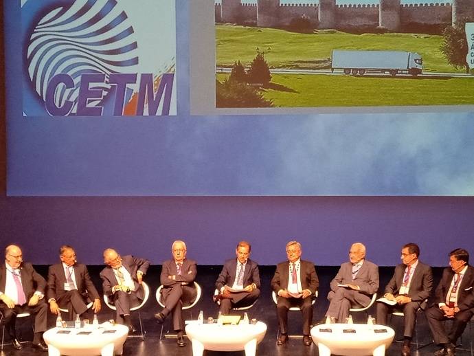 Mesa redonda durante el Congreso de la CETM.