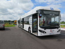 Uno de los autobuses equipados con ZF Ecolife en el encuentro de Aldenhoven