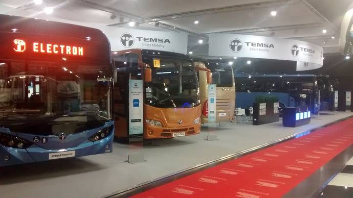 Varios de los modelos de Temsa presentes en la exposición Busworld.