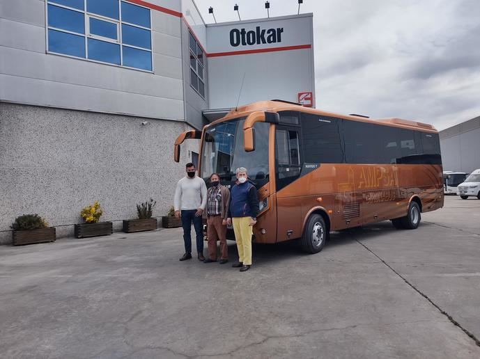 Ampsa compra un autobús Otokar apto para transporte escolar