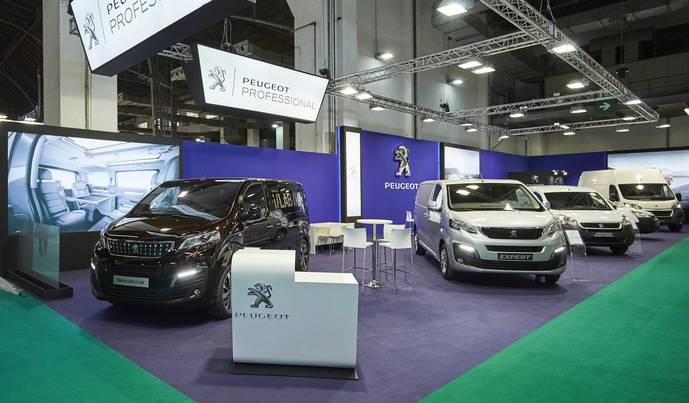 Nuevo Expert y el concept Traveller iLab de Peugeot en SIL 2016