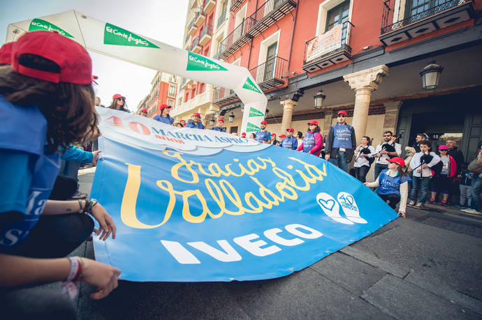 Empleados de Iveco durante la ‘40ª Marcha Asprona Valladolid’.