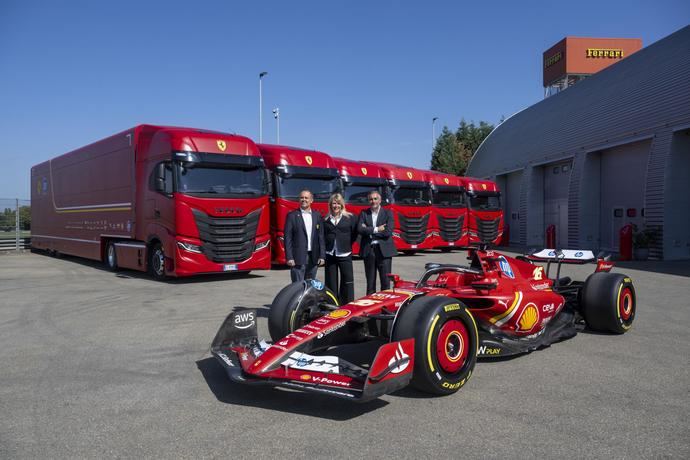 Iveco hace entrega de 15 unidades del camión S-Way a la Scuderia Ferrari