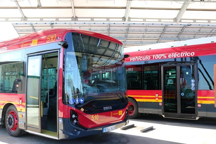 Sevilla recibe a las primeras unidades del E-Way 100% eléctrico de Iveco Bus