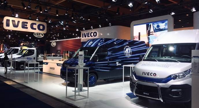 Iveco destaca su tecnología sostenible en el Salón del Automóvil de Bruselas