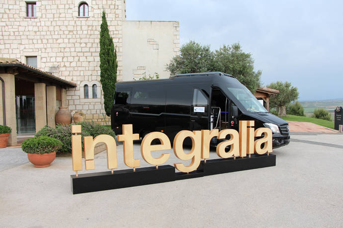 Integralia entrega el primer microbús ONE construido sobre Mercedes-Benz Sprinter