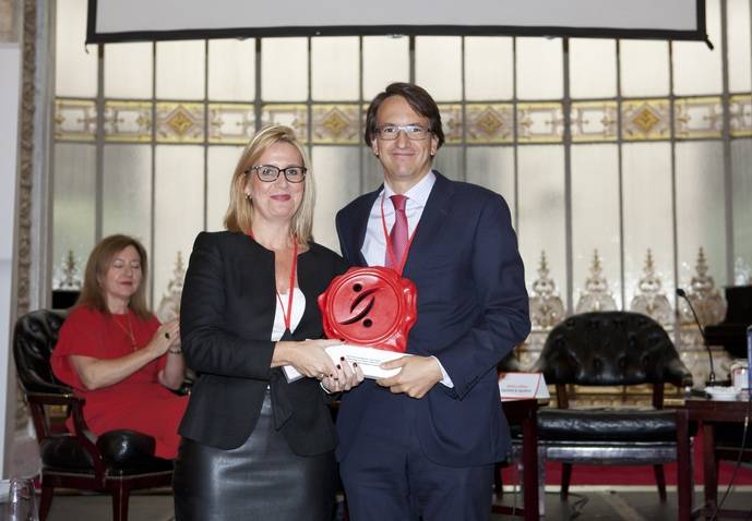 MAN Truck &amp; Bus Iberia recibe el Premio Cegos