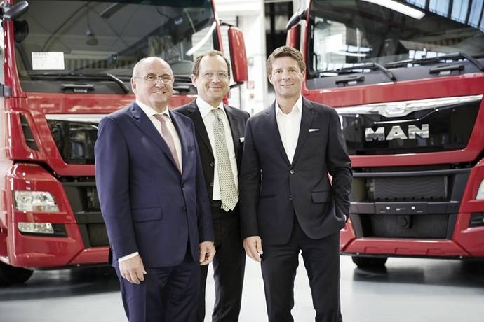 Rudolf Ebner, gerente de TRS Truck Rent and Sale; Rodolphe Schoettel, Chief Financial Officer de Quehenberger Logistics y Christian Fürstaller, Chief Executive Officer (de izquierda a derecha).
