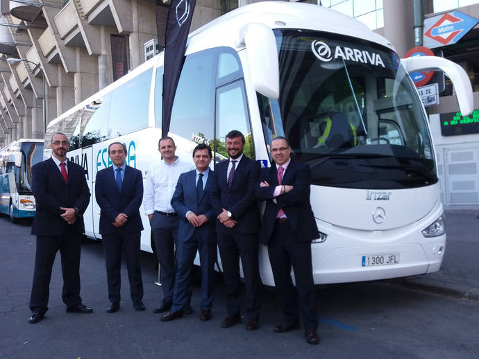 Arriva realiza el I Congreso de Teatro Bus y presenta seis autobuses Mercedes-Irizar